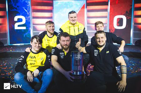 在此展开 在此展开